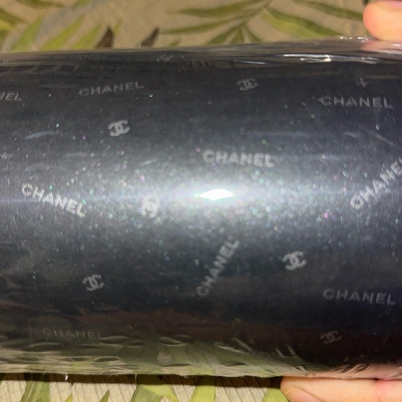 Authentic unopened Chanel wrapping paper 🎁 - Picture 4 of 8